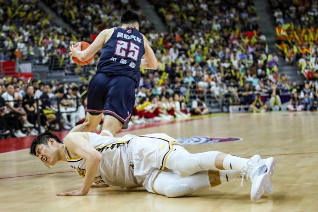 kaiyun 官网-0比2落后&amp;胡金秋伤退！广厦出局已是时间问题？